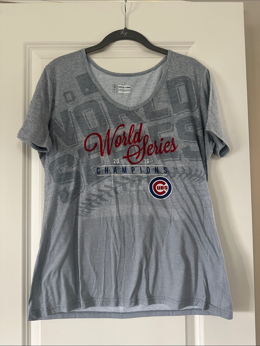 Chicago Cubs 'World Series Champions 2016' Women's Gray Tee